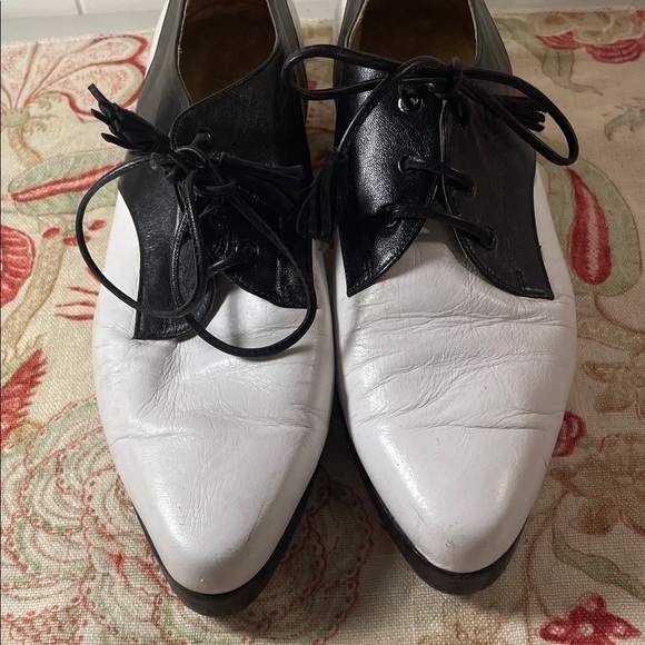 Yves Saint Laurent Two-Tone Lace-Up Oxford Suede Lace Up Flats Vintage - Picture 3 of 14